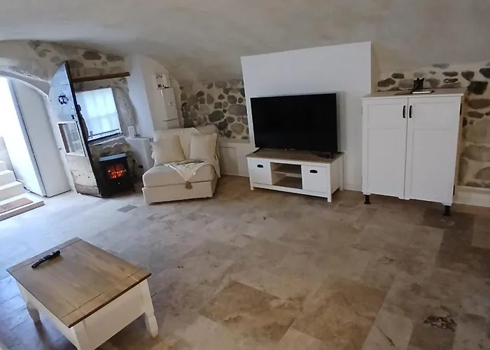 アパート La Voute Aixoise